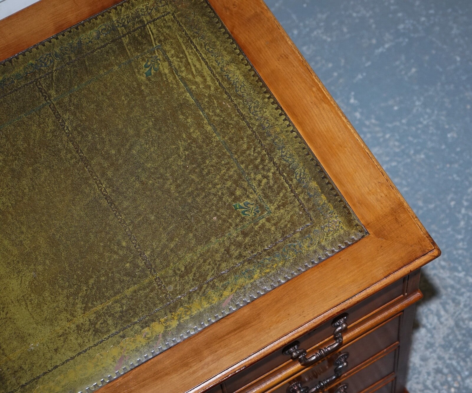 VINTAGE YEW WOOD TWIN PEDESTAL GREEN LEATHER TOP DESK