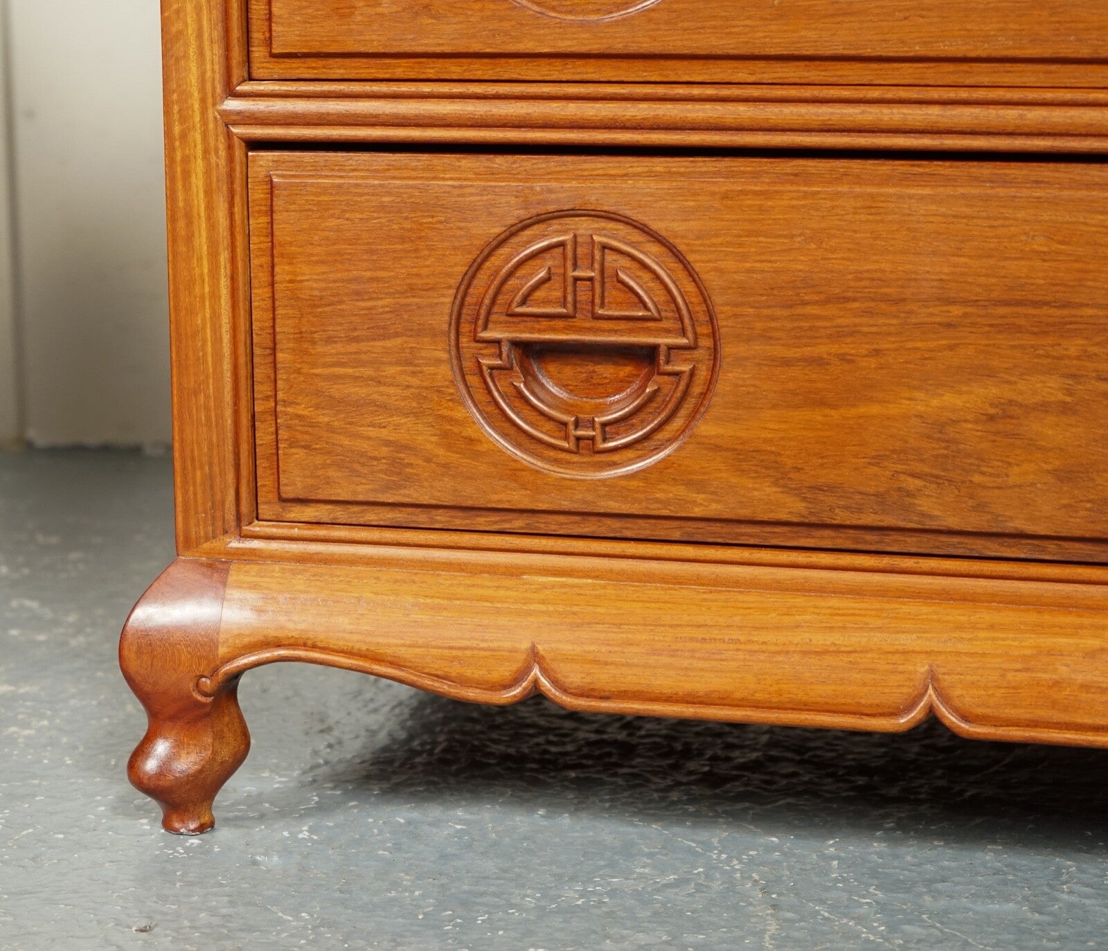 BEAUTIFUL VINTAGE TEAK ORIENTAL CHEST OF DRAWERS
