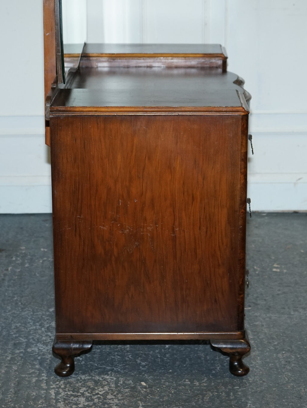 ANTIQUE 1920'S ART DECO BURR WALNUT DRESSING TABLE WITH LARGE MIRROR