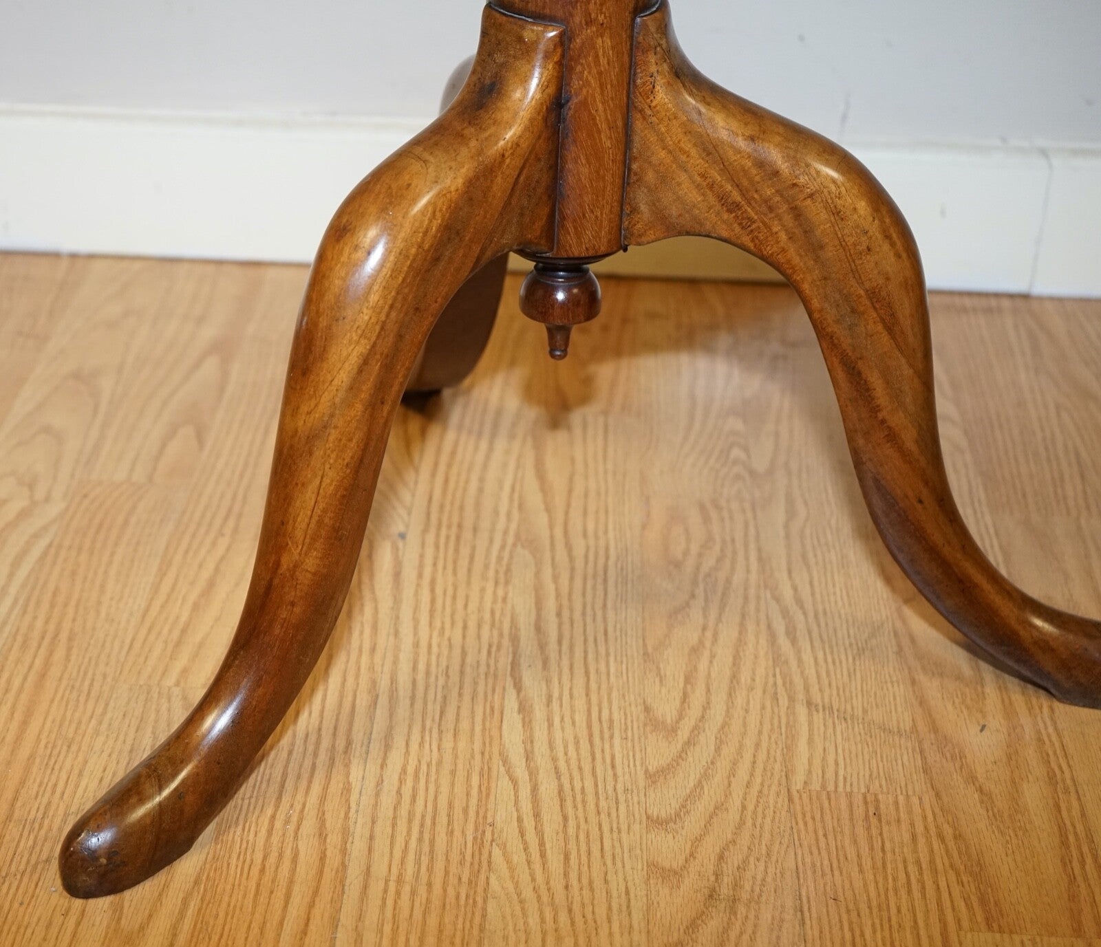 LARGE VICTORIAN CIRCA 1880 MAHOGANY QUEEN ANNE CIRCULAR 2 TIER DUMBWAITER TABLE