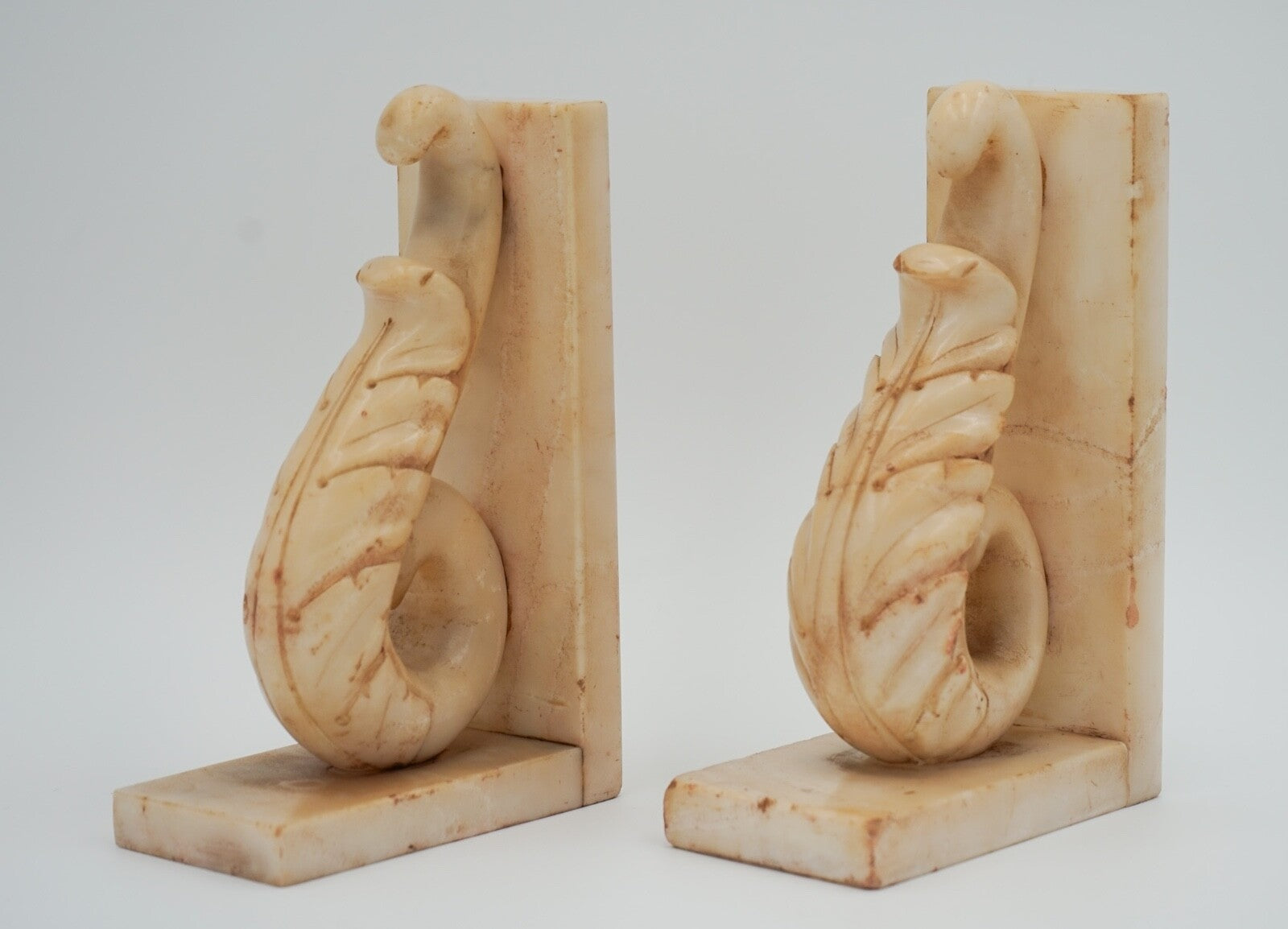 VINTAGE ITALIAN HAND CARVED ALABASTER DECORATIVE BOOK ENDS CIRCA 1960