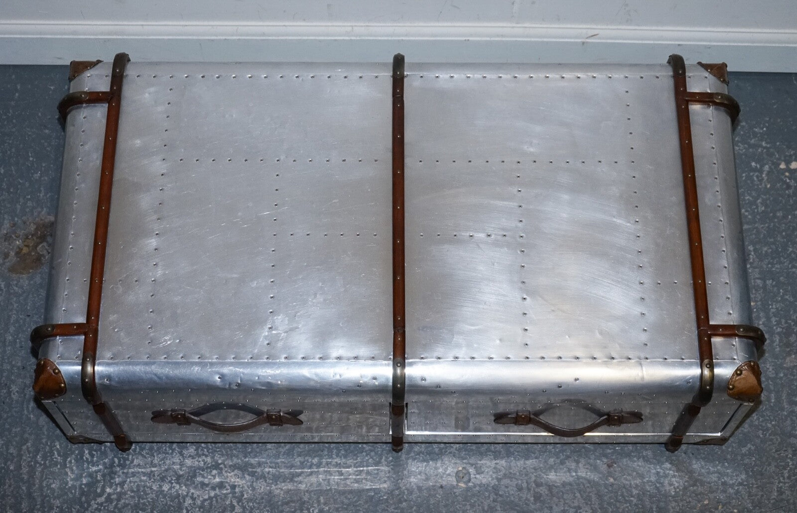 VINTAGE TIMOTHY OULTON AVIATOR INDUSTRIAL SILVER COFFEE TABLE LEATHER DETAILS