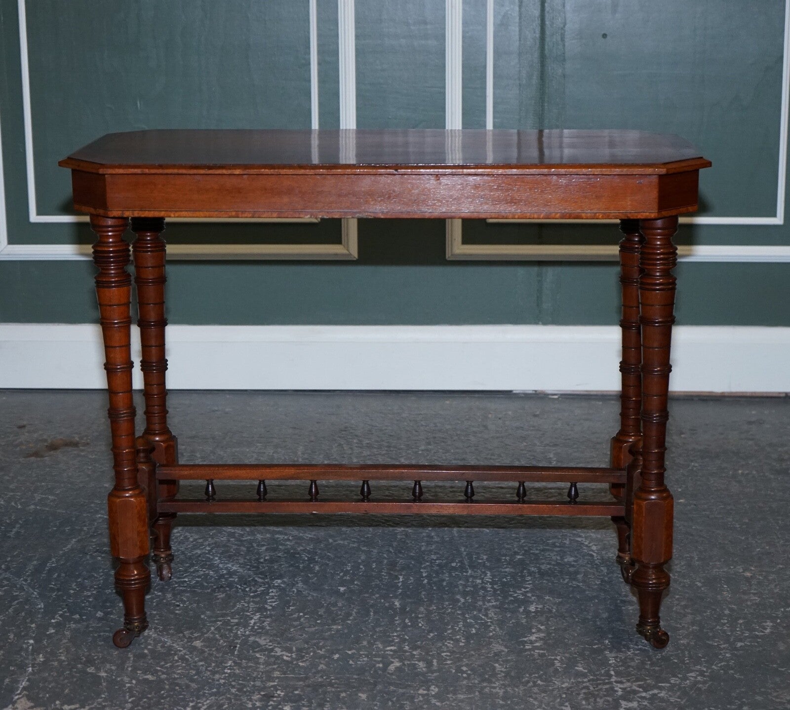 RESTORED VICTORiAN CARVED WALNUT WHATNOT CONSOLE TABLE