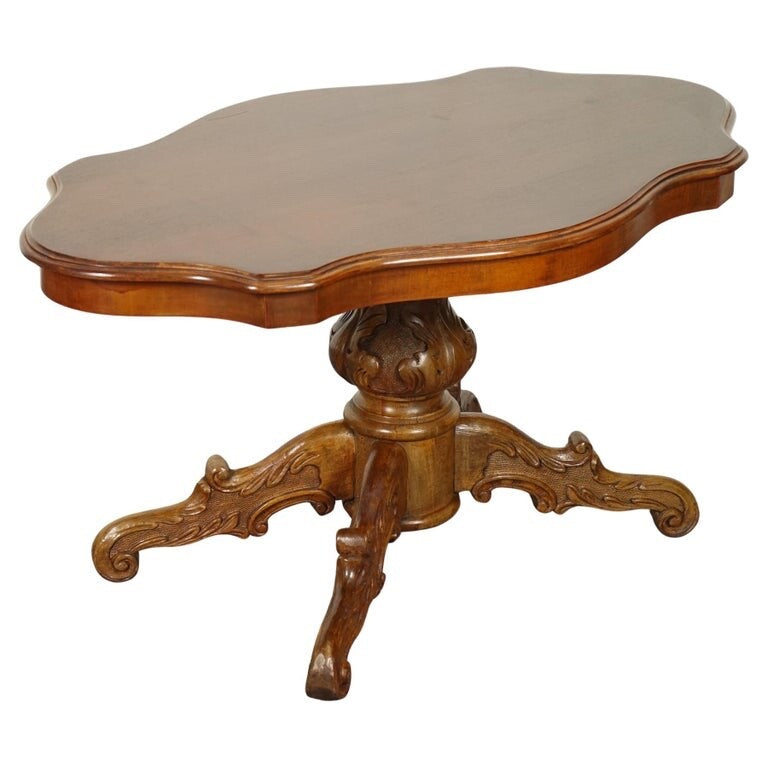 VINTAGE ITALIAN WALNUT BAROQUE COFFEE TABLE J1