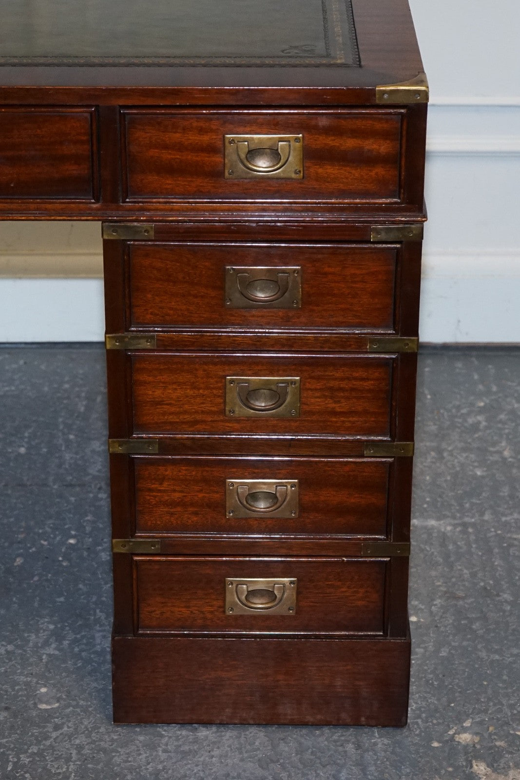 FINE RESTORED MILITARY CAMPAIGN TWIN PEDESTAL DESK WITH GREEN LEATHER TOP