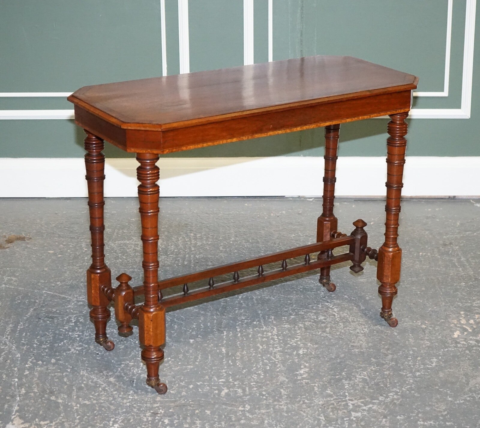 RESTORED VICTORiAN CARVED WALNUT WHATNOT CONSOLE TABLE