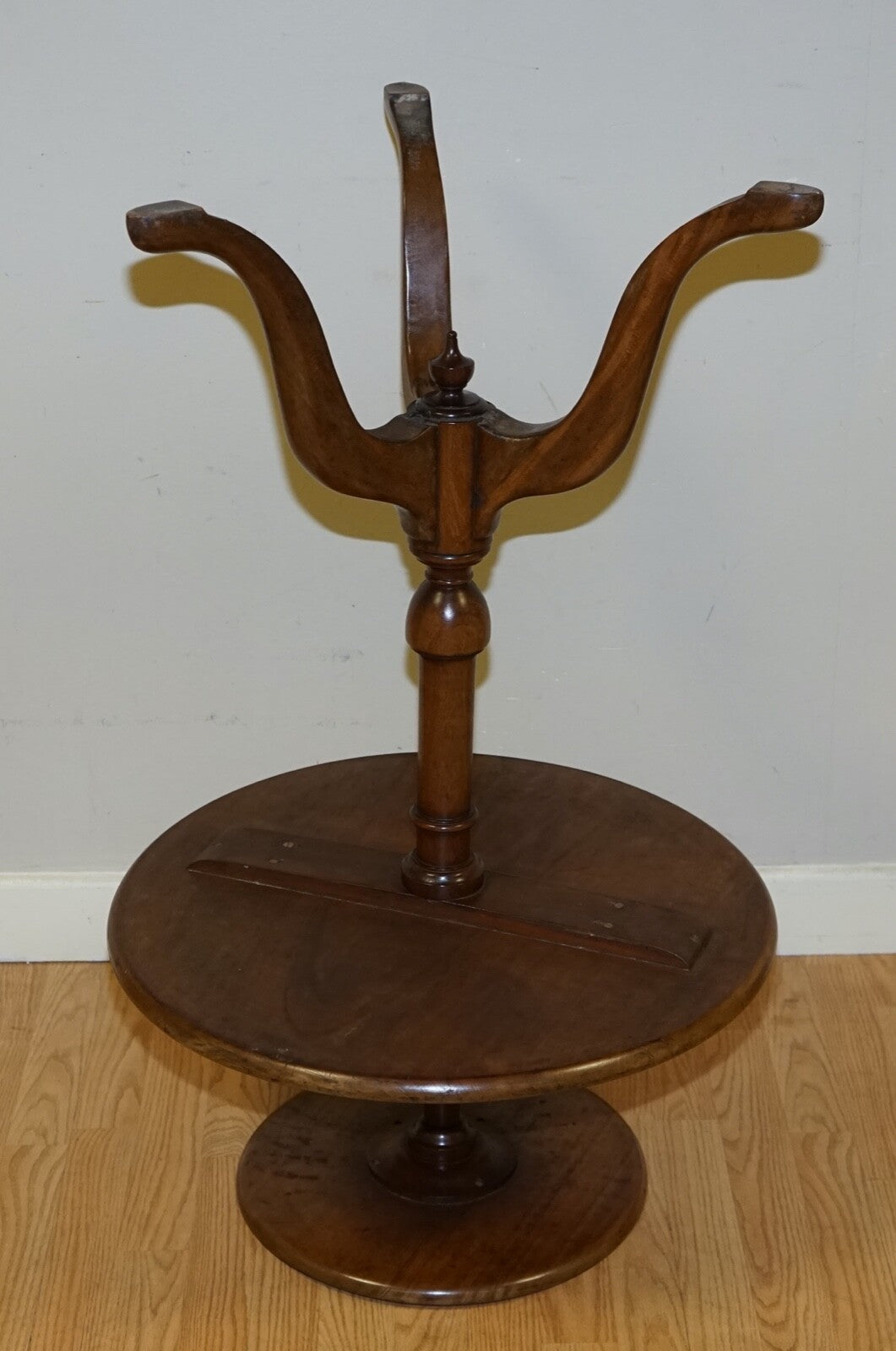 LARGE VICTORIAN CIRCA 1880 MAHOGANY QUEEN ANNE CIRCULAR 2 TIER DUMBWAITER TABLE