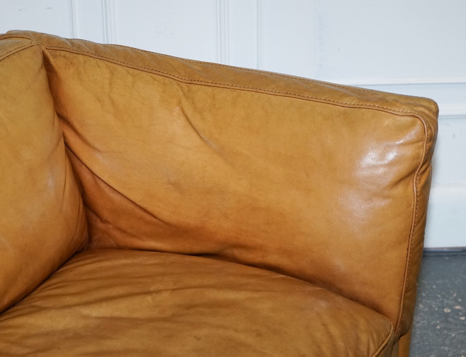 VERY COMFORTABLE CONTEMPORARY HALO GROUCHO BROWN TAN LEATHER TWO TO THREE SOFA