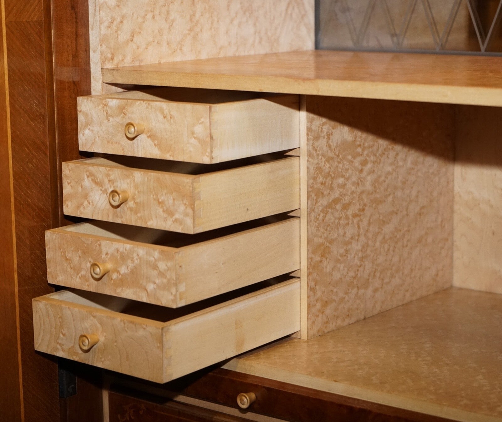 GORGEOUS FRENCH WALNUT PARQUETRY DRINKS COCKTAIL BAR CABINET CUPBOARD