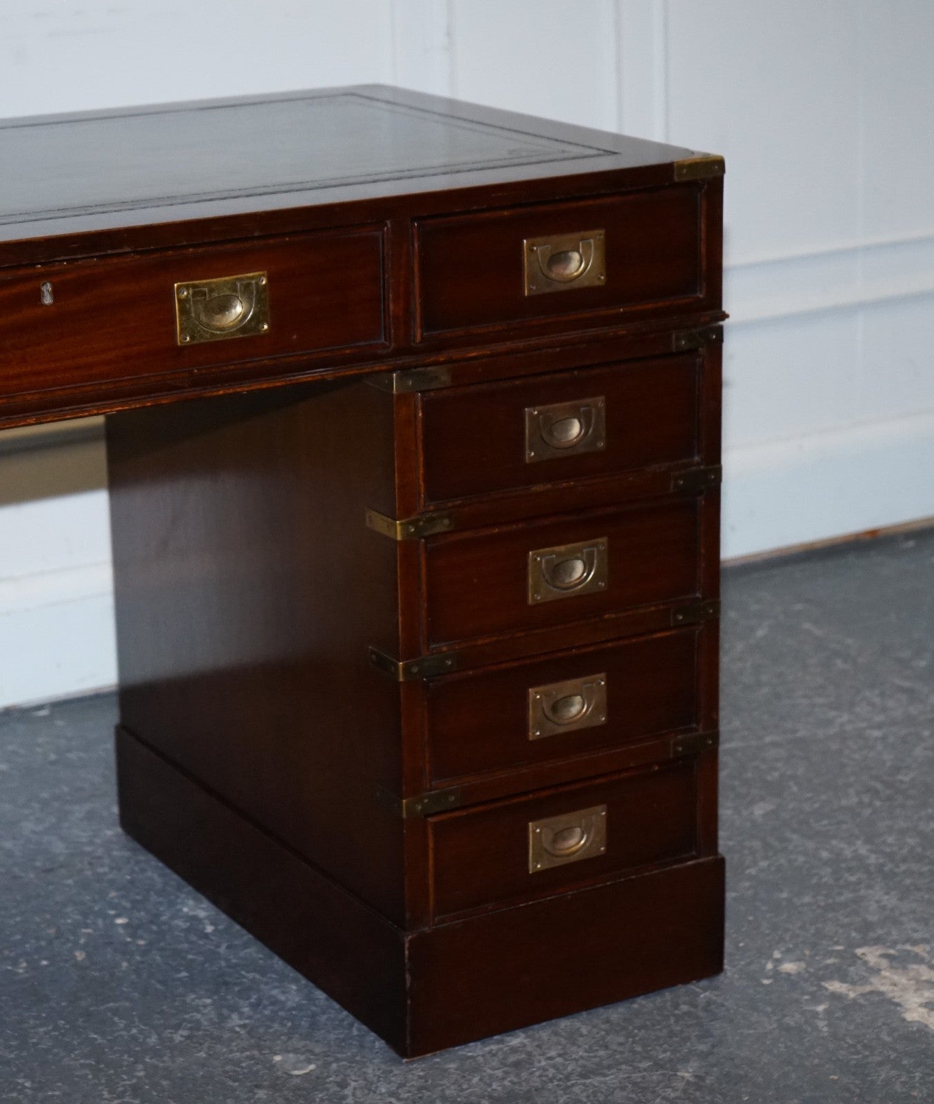 FINE RESTORED MILITARY CAMPAIGN TWIN PEDESTAL DESK WITH GREEN LEATHER TOP