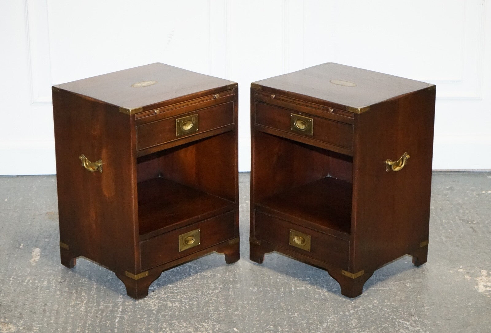 PAIR OF MILITARY CAMPAIGN BEVAN FUNELL BEDSIDE TABLES NIGHTSTANDS TWO DRAWERS