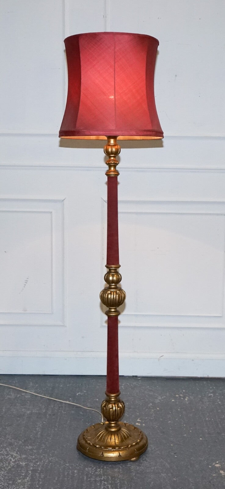 CIRCA 1940 ITALIAN RED FABRIC AND GILT FLOOR STANDING LAMP WITH ORIGINAL SHADE