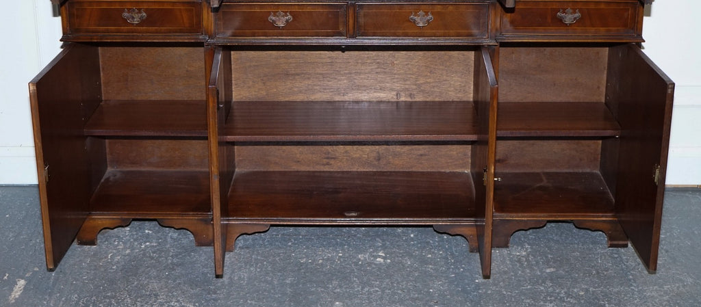 STUNNING GEORGIAN STYLE BREAKFRONT FOUR DOOR DISPLAY CABiNET BOOKCASE
