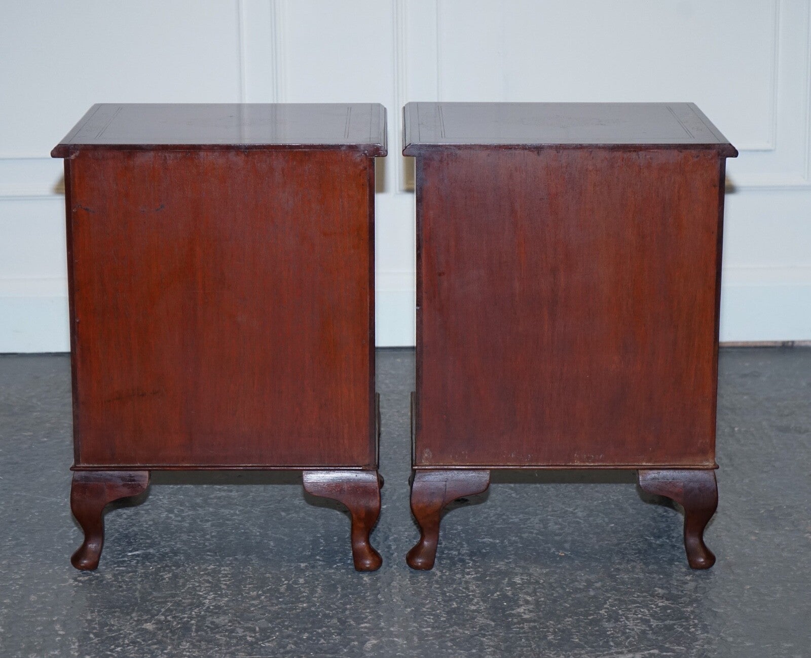 STUNNING PAIR OF BRASS INLIAD ANGLO INDIAN BEDSIDE TABLES NIGHTSTANDS