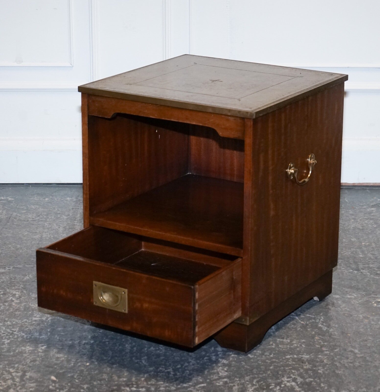 VINTAGE BEVAN FUNELL MILITARY CAMPAIGN BEDSIDE TABLE NIGHTSTAND LEATHER TOP